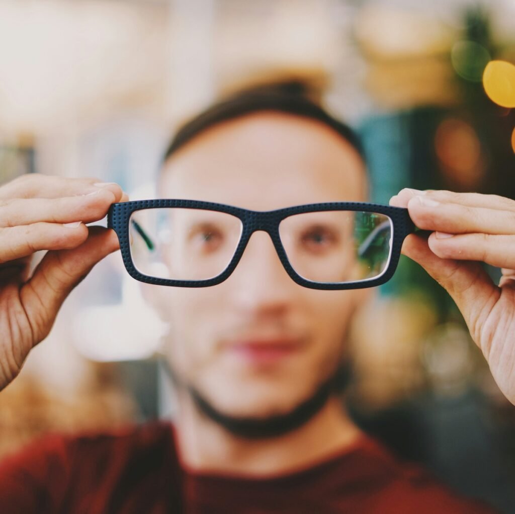 Vision Works: Tips for Maintaining Healthy Eyesight
